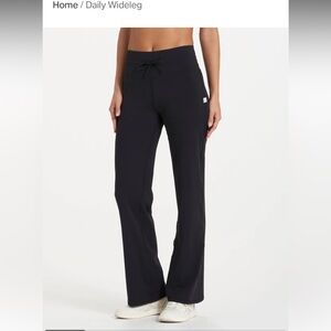 Vuori Daily Wideleg Pant